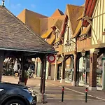 Vakantiehuis Petite Maison Place Du Marche *