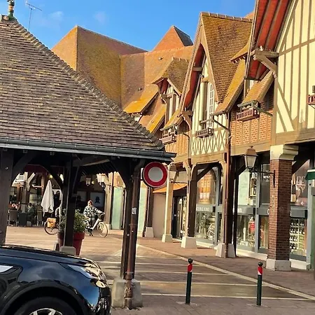 Holiday home Petite Maison Place Du Marche *