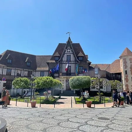 Petite Maison Place Du Marche * 도빌