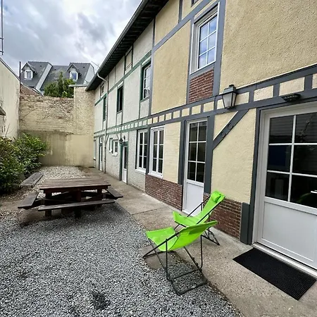 Petite Maison Place Du Marche *