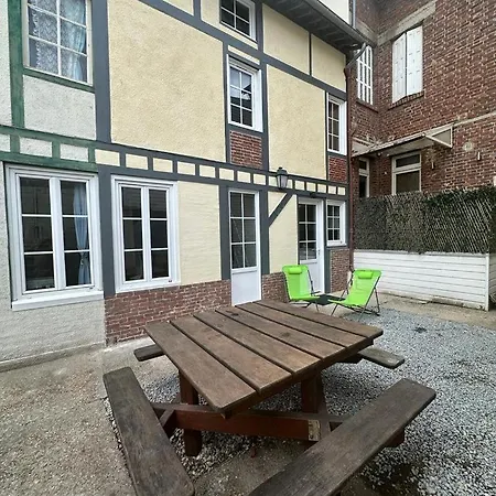Petite Maison Place Du Marché Deauville
