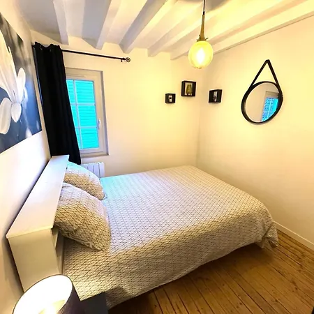 Petite Maison Place Du Marche Ντοβίλ