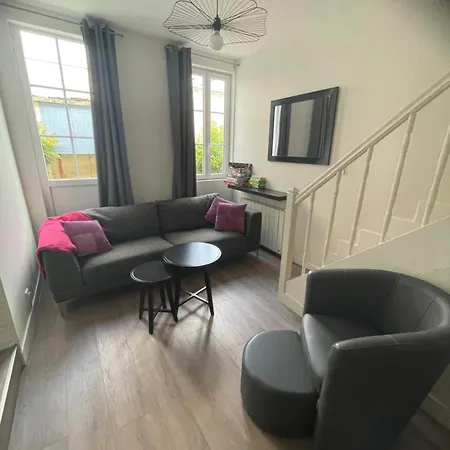 Petite Maison Place Du Marche Casa de Férias Deauville