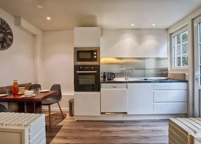 Petite Maison Place Du Marche *