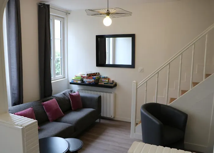 Petite Maison Place Du Marche Ντοβίλ