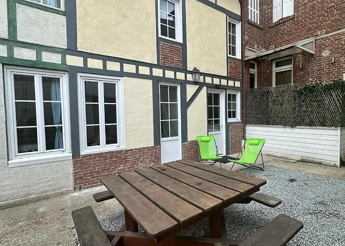 Petite Maison Place Du Marche Ντοβίλ