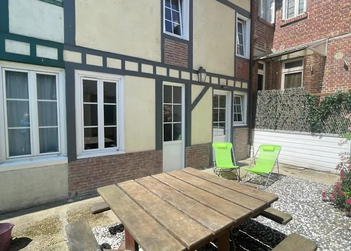 Petite Maison Place Du Marche